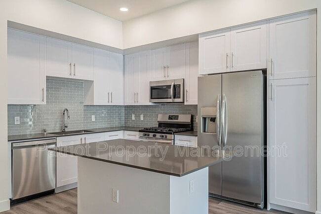 Building Photo - 7300 E Earll Dr