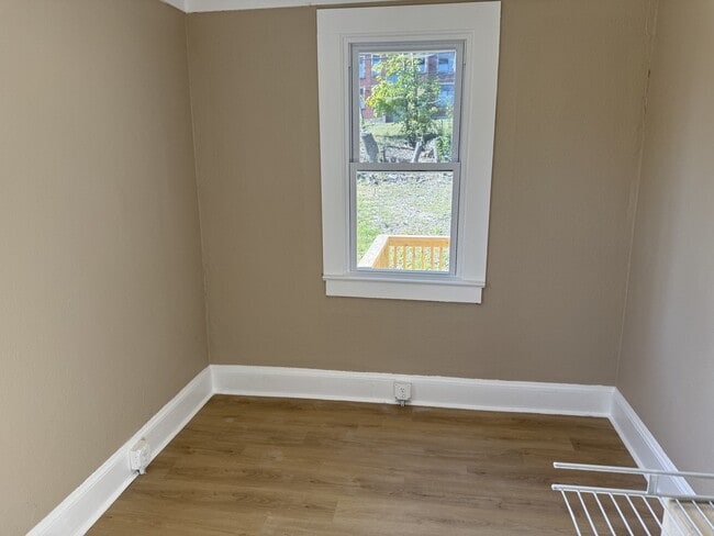 Building Photo - 304 Wildwood Ave