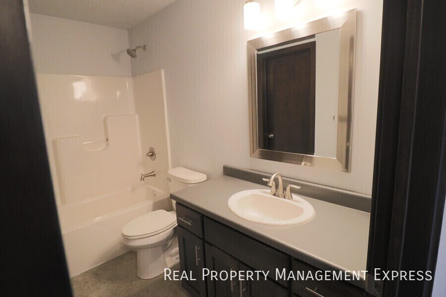 Building Photo - 4203 Knob Hill Ct