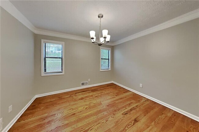 Building Photo - 1630 Rex Dr