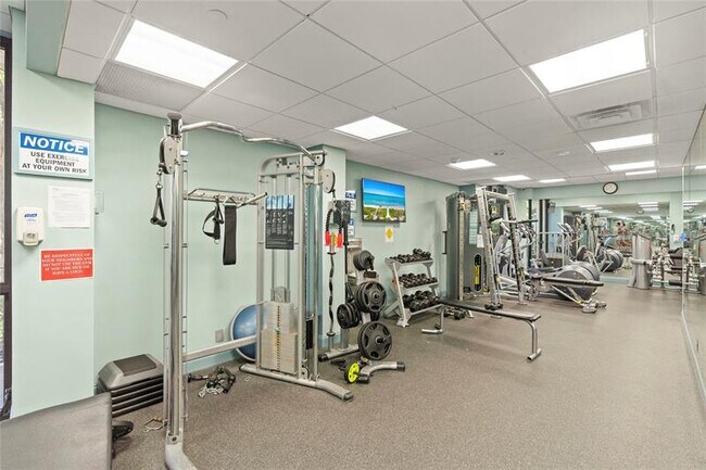 Building Photo - 4900 N Ocean Blvd