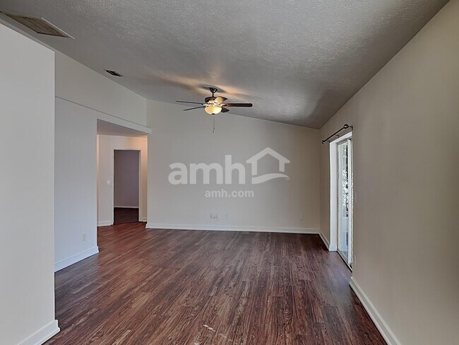 Building Photo - 6707 64th Ln E