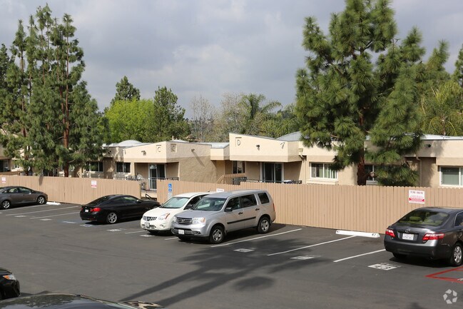 Building Photo - Helix De Oro Condos