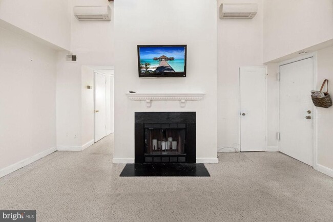 Building Photo - 2107 N Scott St