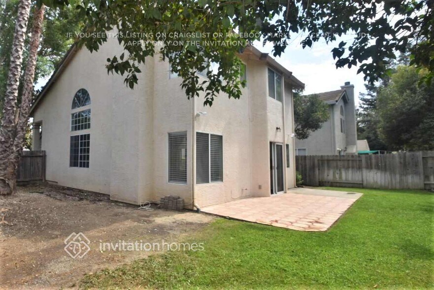 Building Photo - 418 Stoneybrook Ln