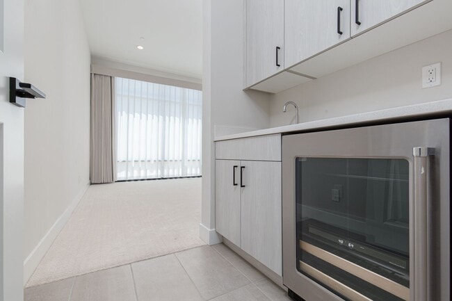 Building Photo - Stunning modern luxury home located in prestigious guard-gated Summerlin community of Ascension