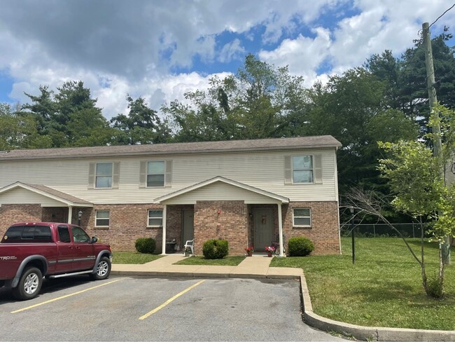 Building Photo - 2 BR 60%