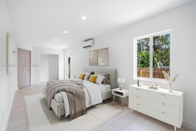 Building Photo - 234 Minola Dr