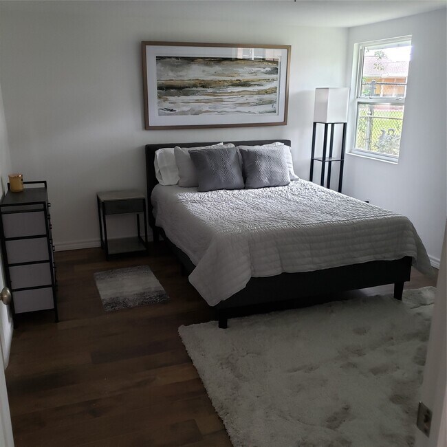 Building Photo - 510 S Belknap St