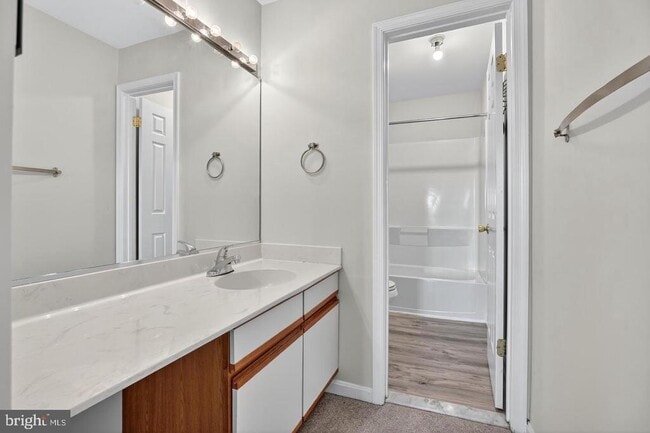 Building Photo - 23 Janwall Ct