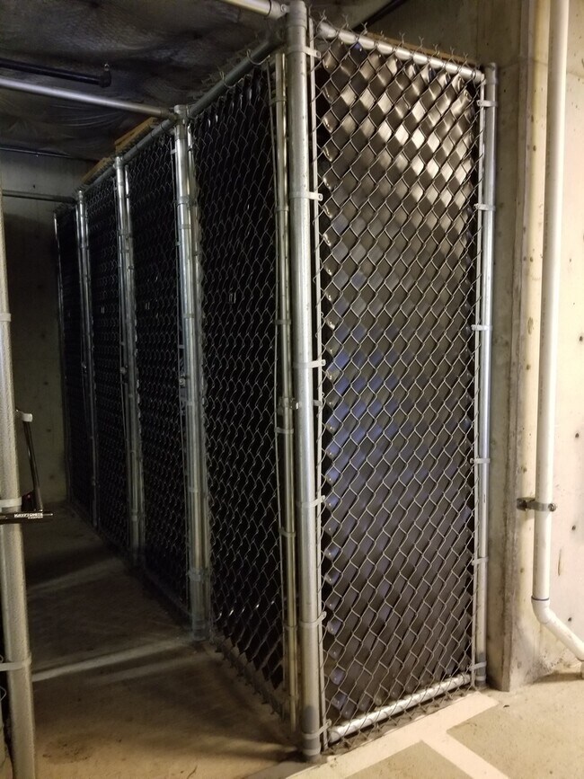 Building Photo - LIKE NEW, 1 BED, 1 BATH CONDO W HIGH END FINISHES AND EASY COMMUTE!