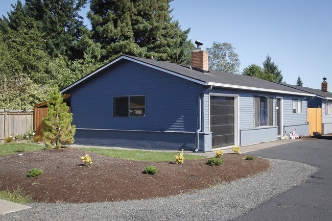 Clearview, Keizer - 1247-1277 Clearview Ave NE