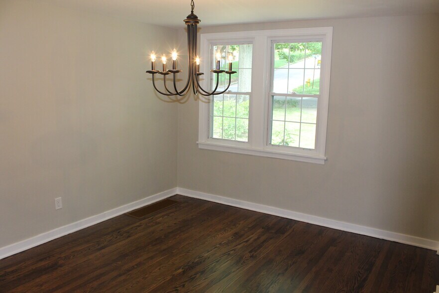 Building Photo - 300 Barclay Avenue