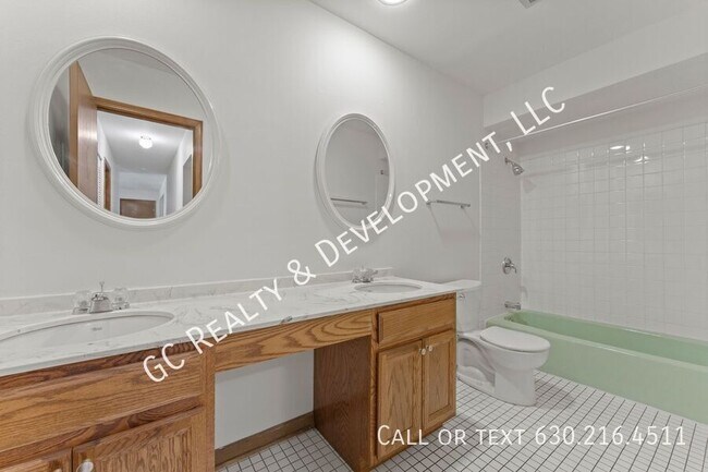 Building Photo - 515-525 N Highview Ave-515-103