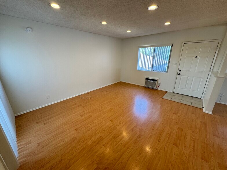 Building Photo - 1152 Ruberta Ave