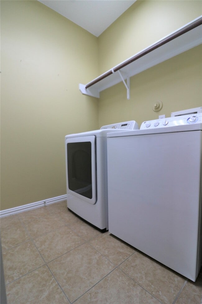 Building Photo - 18507 S Raven Shore Dr