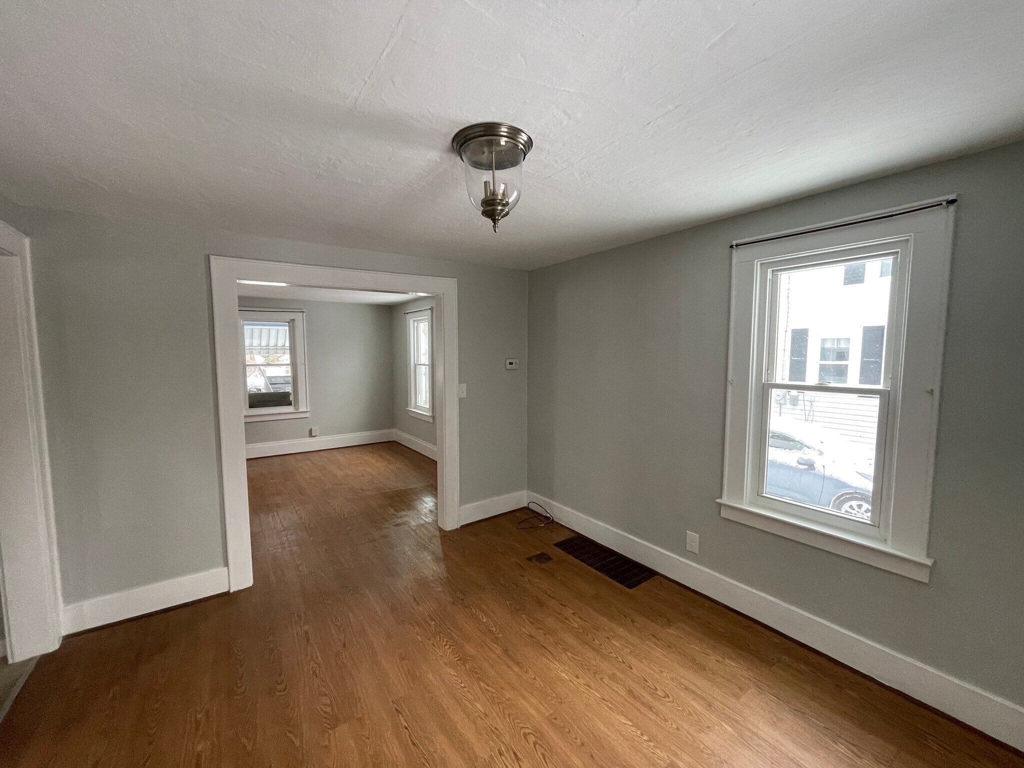 Building Photo - 104 Lynhurst Ave