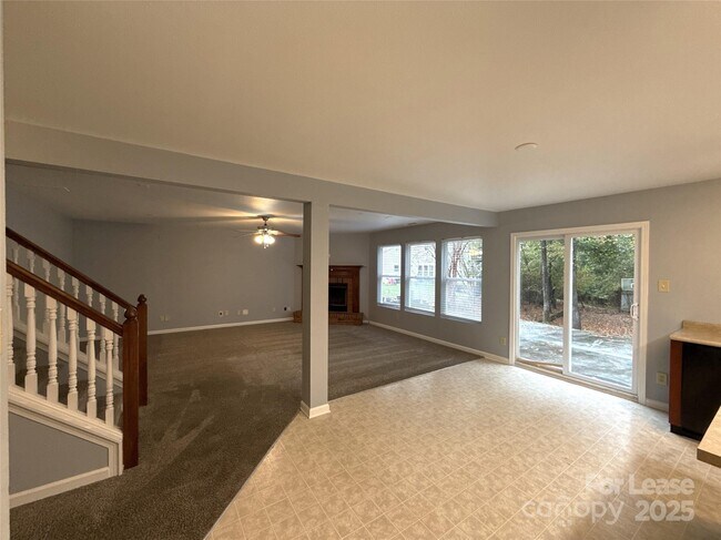 Building Photo - 2937 Royal Fern Ln