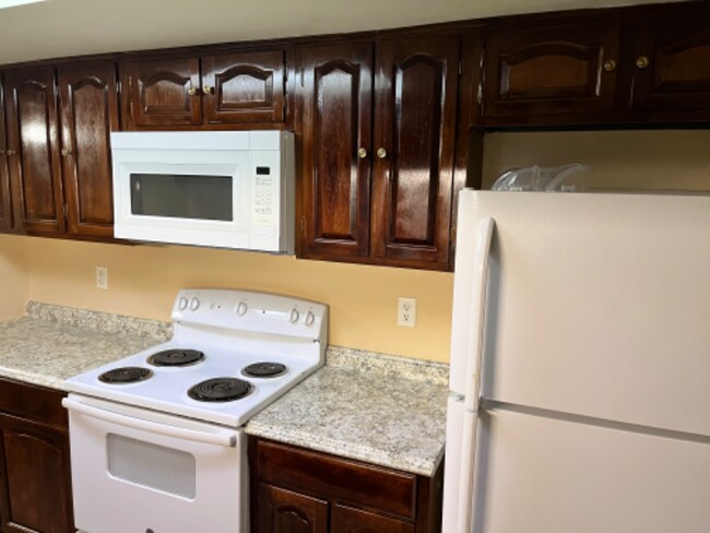 Building Photo - 4418 Burlingame Commons