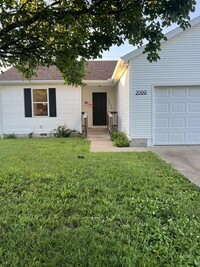 Building Photo - 2099 Webbwood Dr