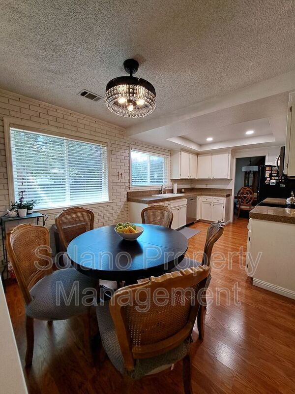 Building Photo - 110 Wayne Ct