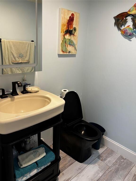 Building Photo - 2301 S Ocean Dr