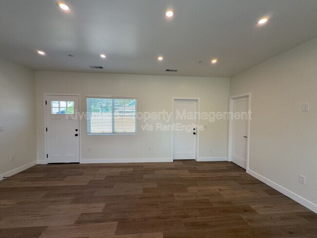 Building Photo - 7893 Mango Ave