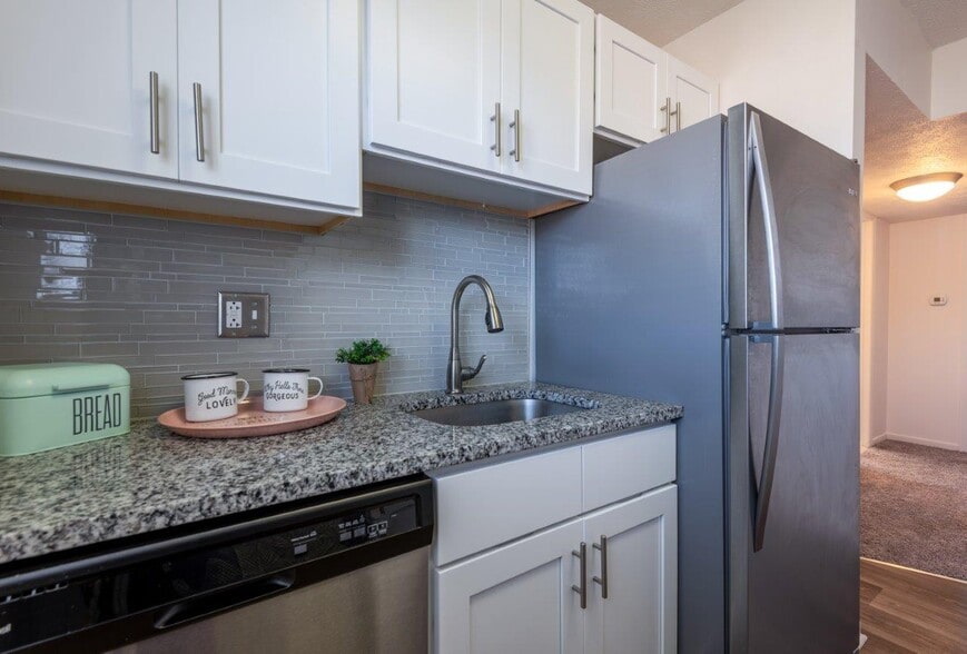 Waverlywood Apartments and Townhomes 77 Deerhurst Ln ster NY 14580