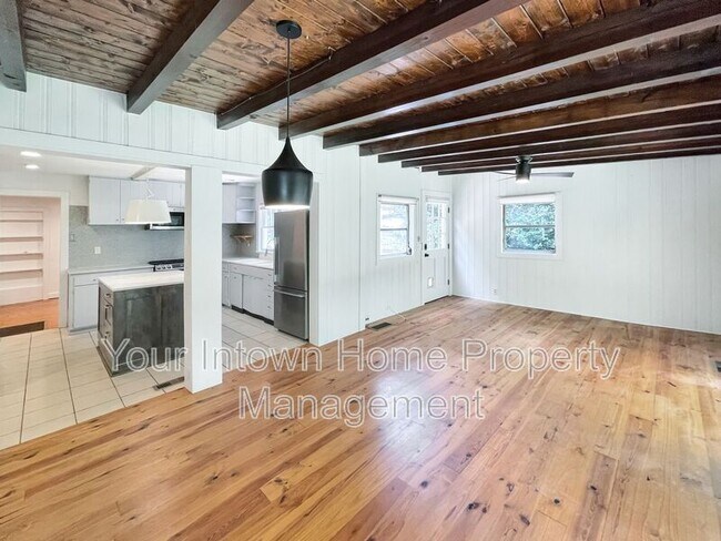 Building Photo - 1080 Benteen Ave SE