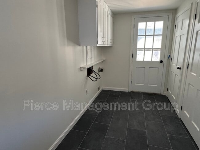 Building Photo - 42 Blueberry Ln