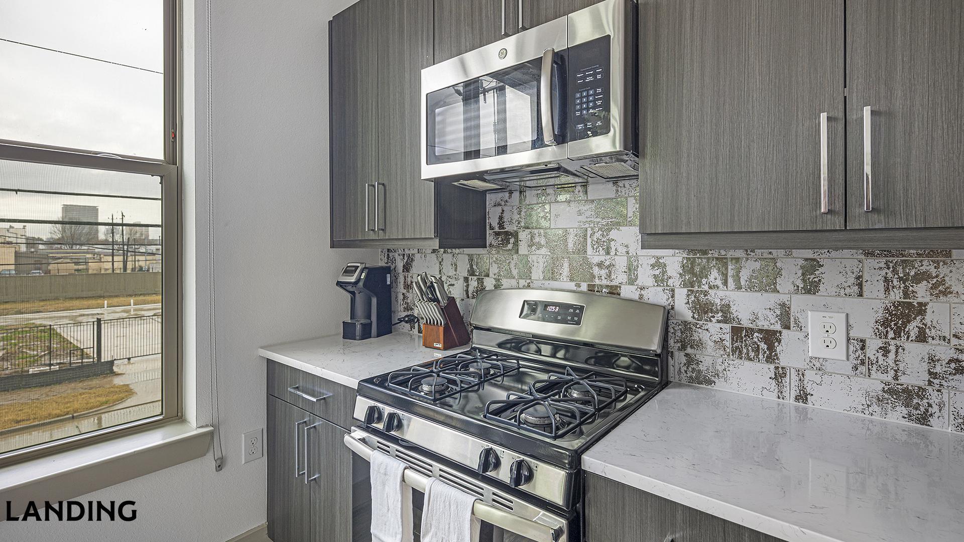 Building Photo - 3030 Summer St