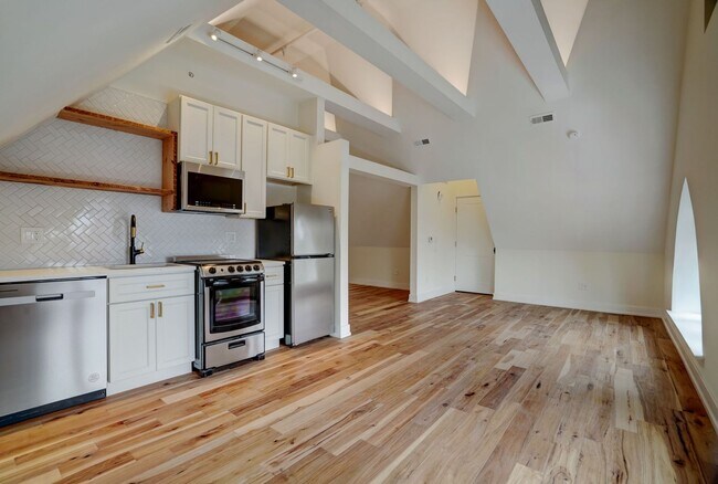 Building Photo - 620 S 8th St