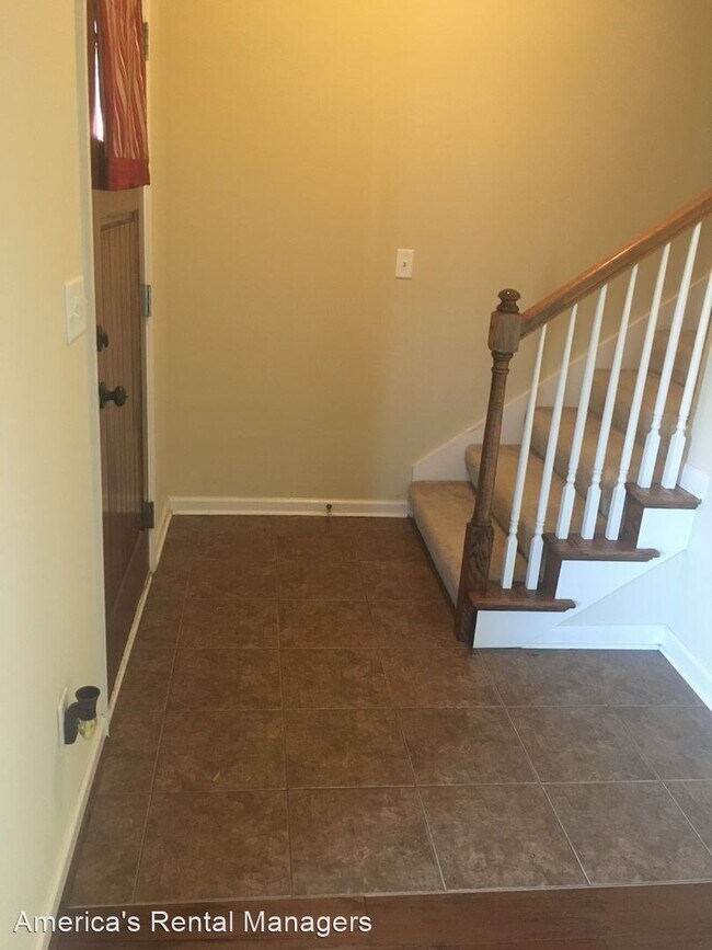Building Photo - 3 br, 2.5 bath House - 2808 Southwood Lane