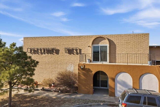 Building Photo - 500 NE 15th St