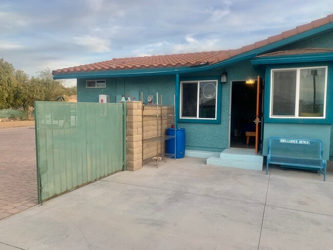 Building Photo - 8645 Rancho Destino Rd