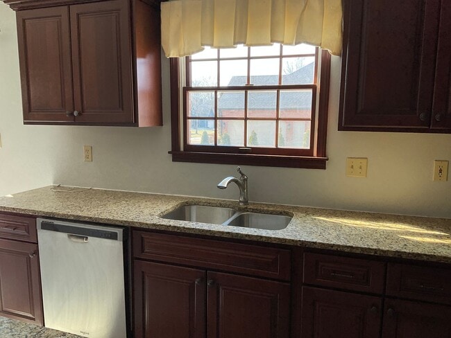 Building Photo - 2903 Lake Lorraine Cove