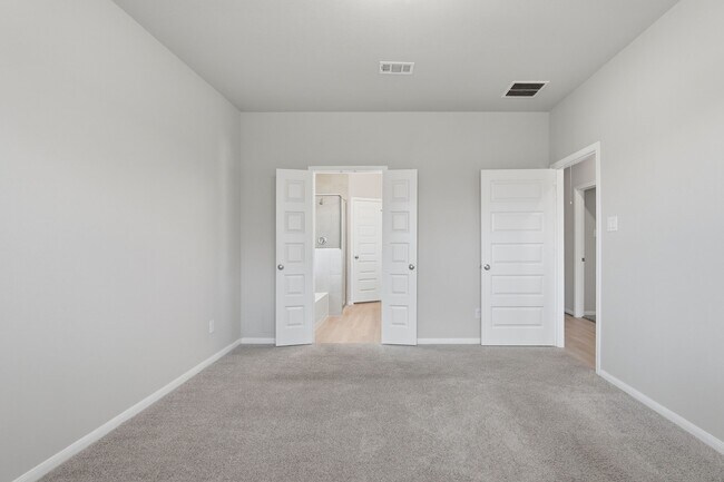 Building Photo - 10406 Milford Wds Ln