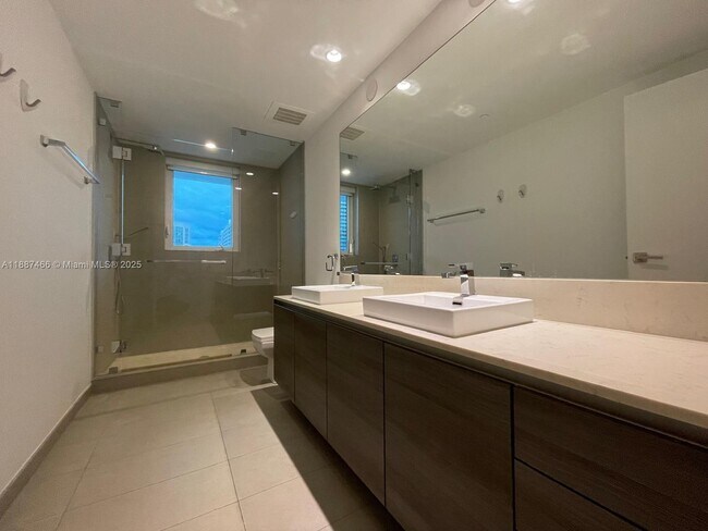 Building Photo - 1080 Brickell Ave