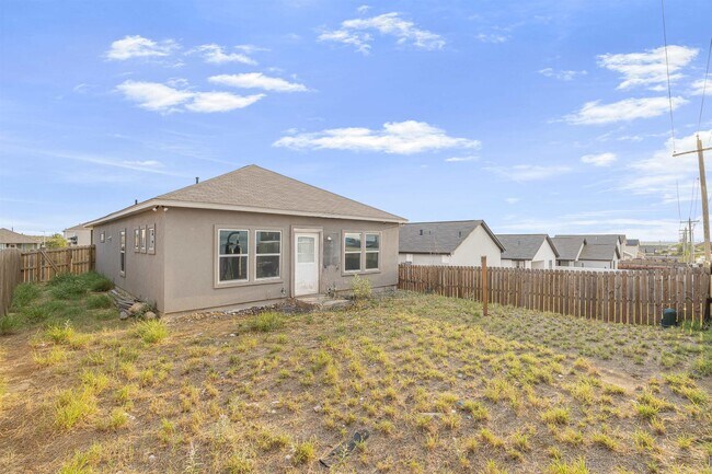 Building Photo - 1616 Tesis Drive
