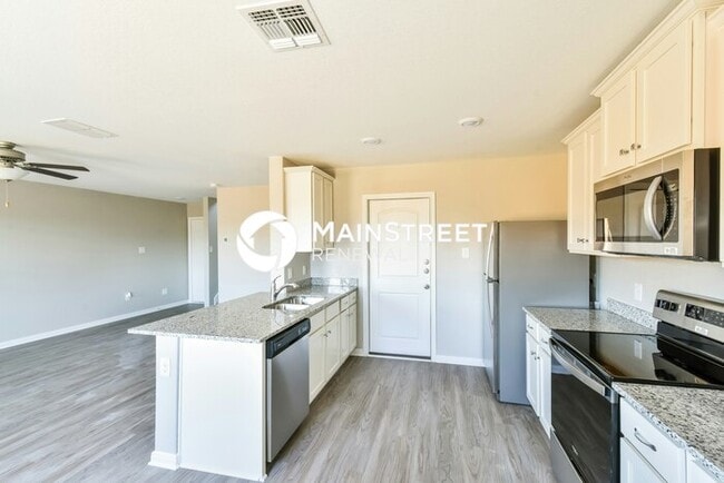Building Photo - 3 Bedroom Pet-Friendly Home in San Antonio, TX with Main Street Renewal