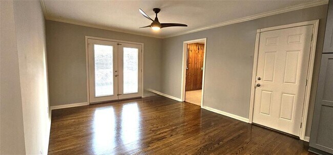 Building Photo - 1310 Poplarcrest Cir SE