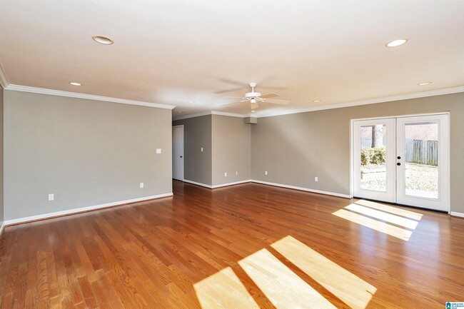 Building Photo - 2005 Chestnut Rd