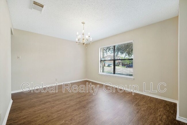 Building Photo - 1117 Stone Hollow