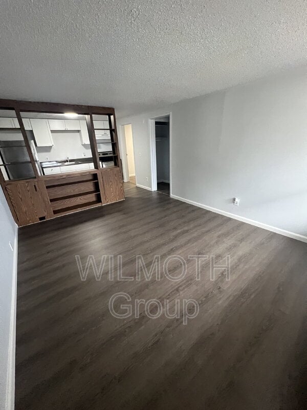 Building Photo - 2000 Indianapolis Rd