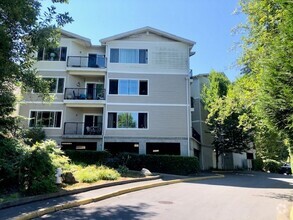 Building Photo - 1Bd/1.5Ba Kenmore Condo