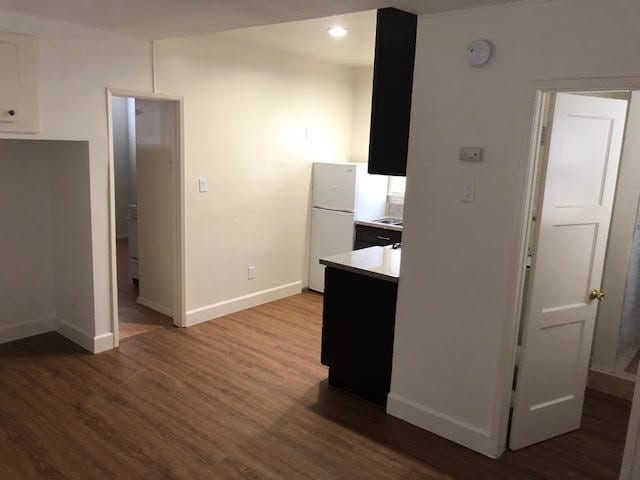 Building Photo - 916 N Screenland Dr