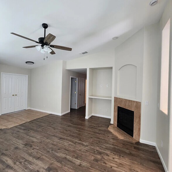 Building Photo - 9919 Tarzo Way