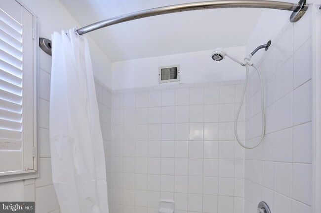 Building Photo - 2319 Riverview Terrace