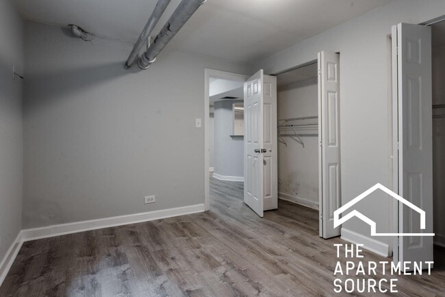 Building Photo - 5051 N Damen Ave