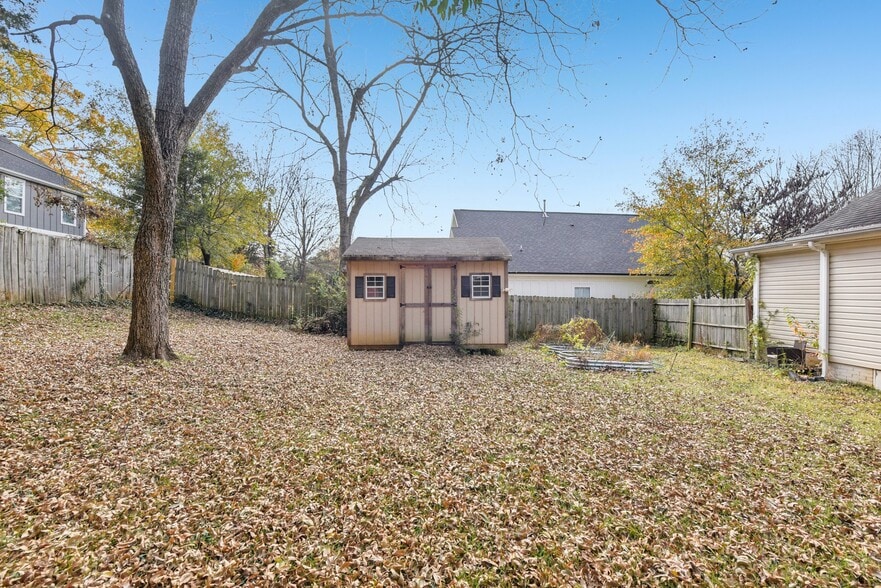 Building Photo - 162 N Smallwood Pl